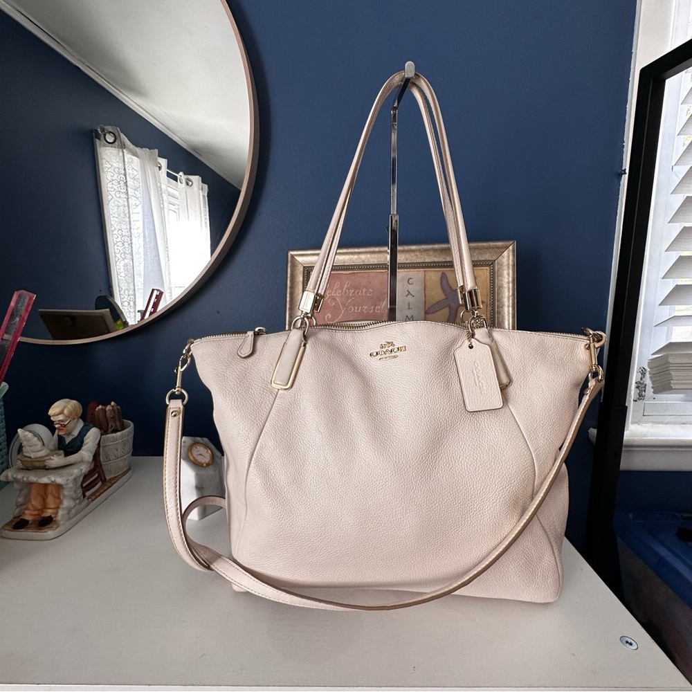 Coach Kelsey satchel leather bag